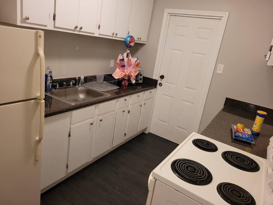 Appartement Cozy Delightful Private Near Rhodes College, Shuttle, & Vehicle